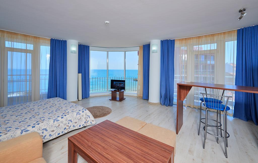 Family Hotel Regata Pomorie Exterior foto